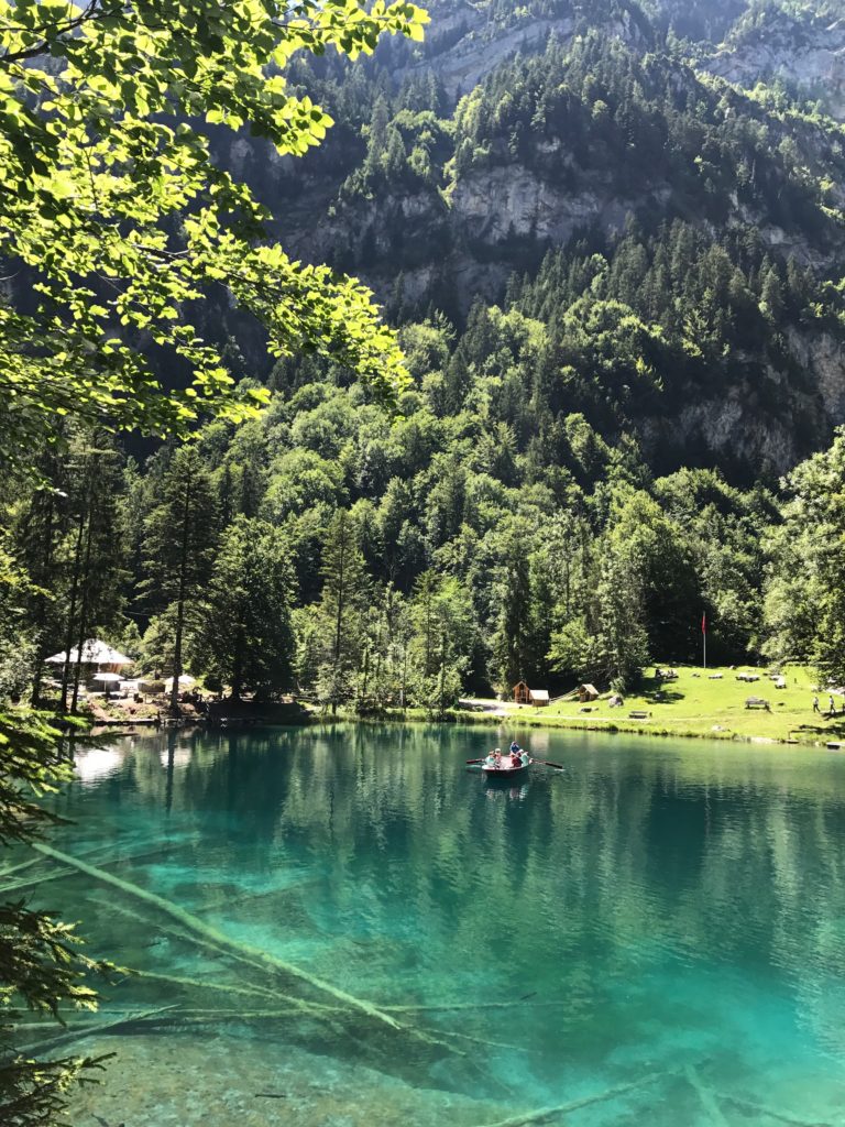 Blausee, o lago azul da Suíça
